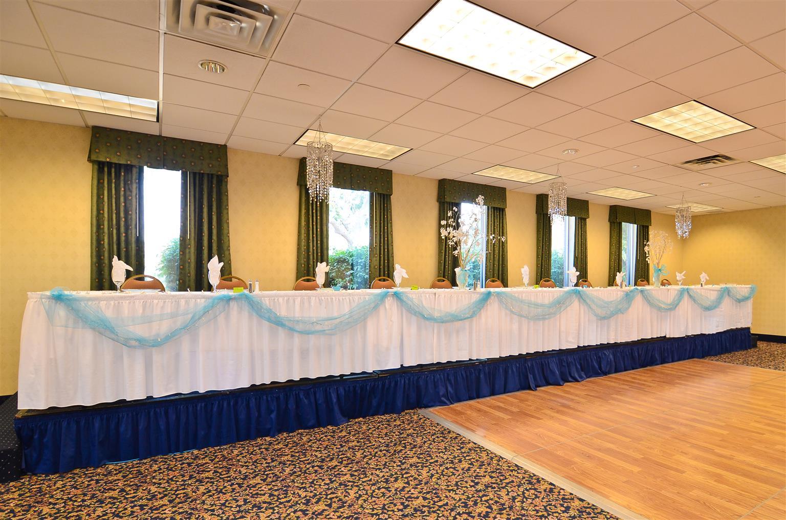 Wyndham Garden Kenosha Harborside Hotel Étterem fotó