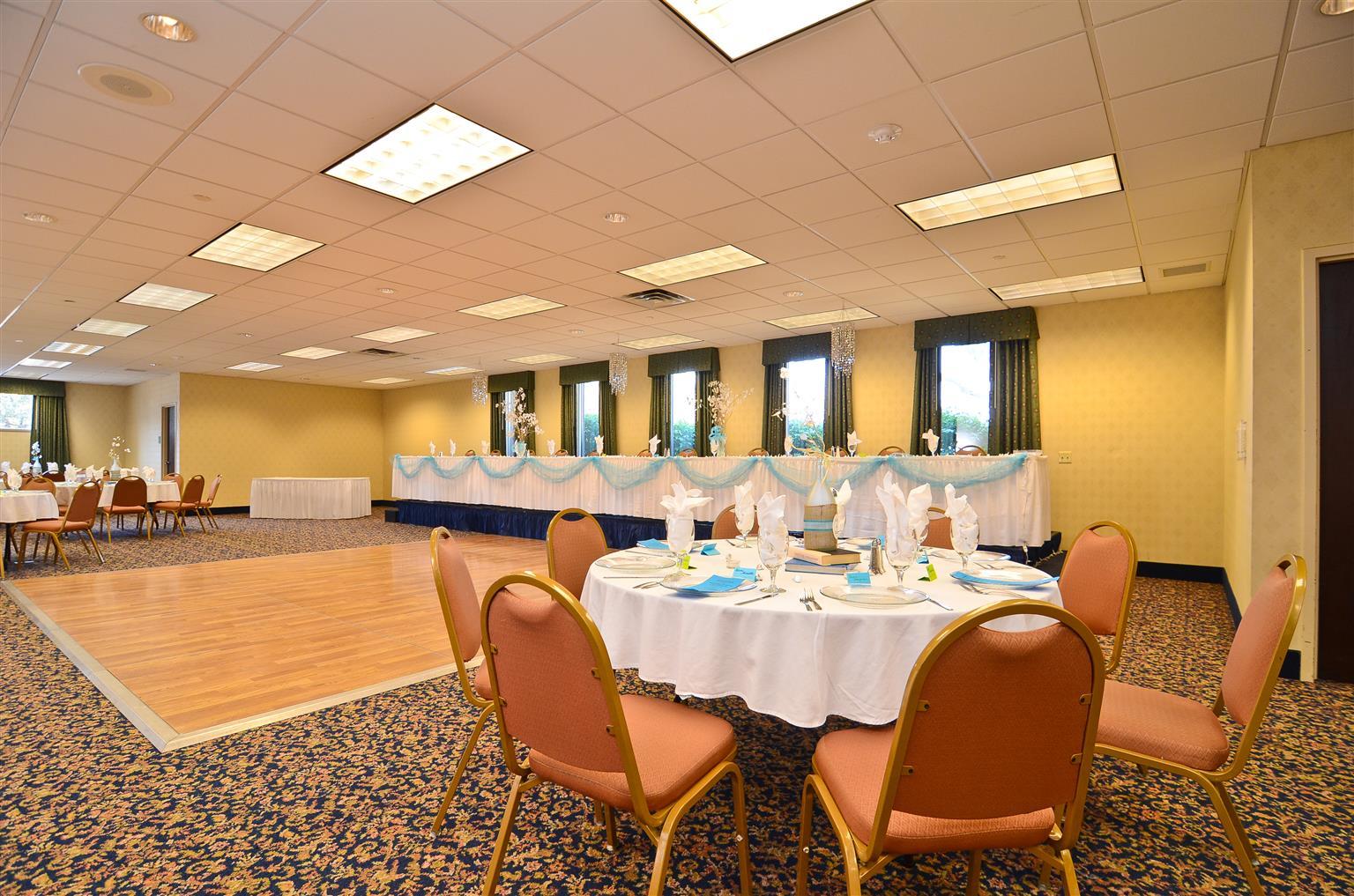 Wyndham Garden Kenosha Harborside Hotel Étterem fotó